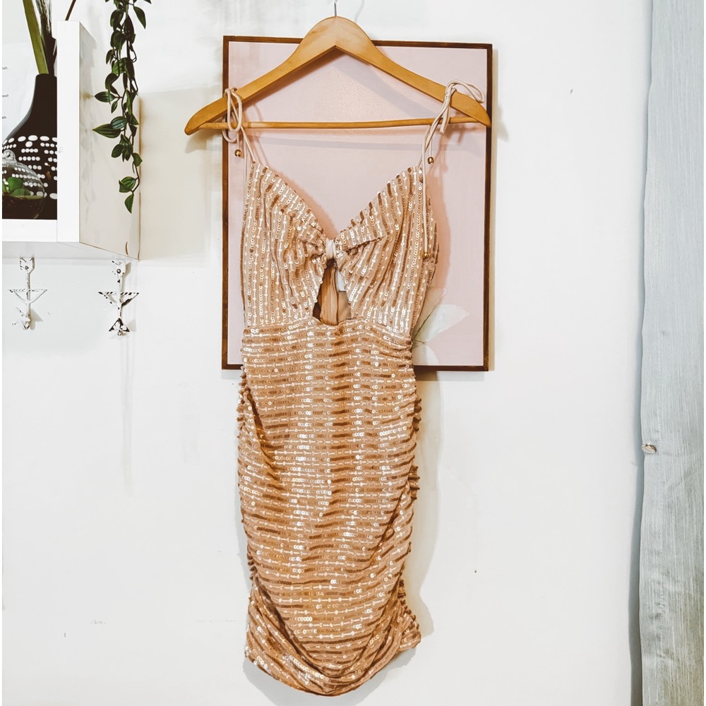 BRANDE NEW CHAMPAGNE SHIMMER BODY-CON DRESS